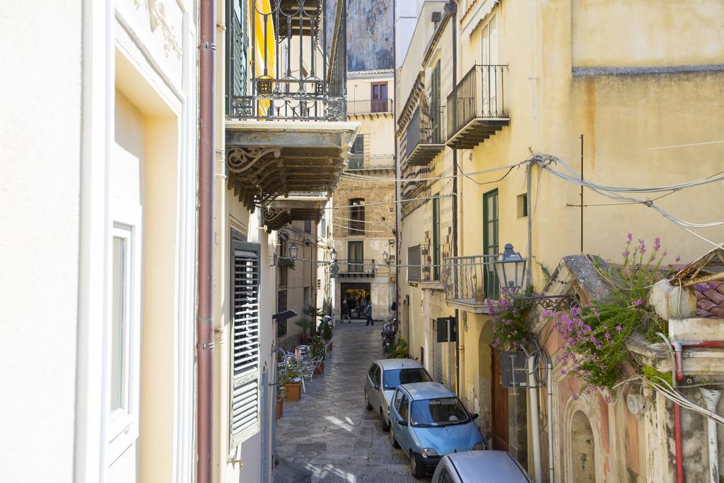 Domus Osterio Magno Apartment Cefalu Exterior photo